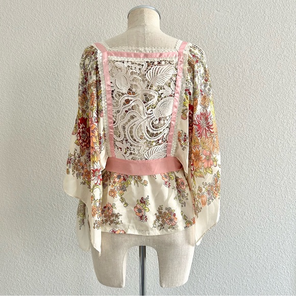 Anthropologie Tiny Begonia Floral Blouse Size Medium Pink Cream Lace - Picture 9 of 11